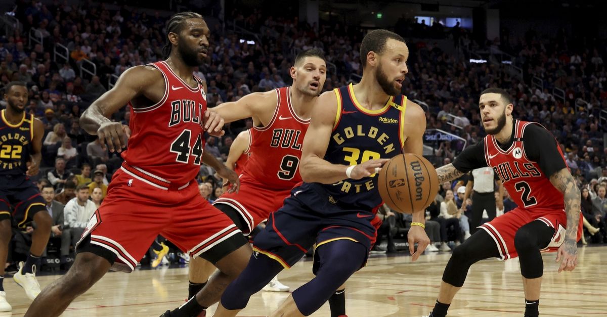 NBA: Οι Γουόριορς κυριάρχησαν των Μπουλς στο Σαν Φρανσίσκο με κορυφαίο τον Κάρι