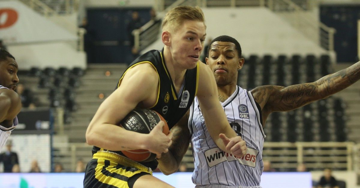 ΠΑΟΚ - Μαρούσι: Ο Τανούλης αποβλήθηκε γιατί εξύβρισε οπαδούς στην εξέδρα, τι αναφέρει το φύλλο αγώνα